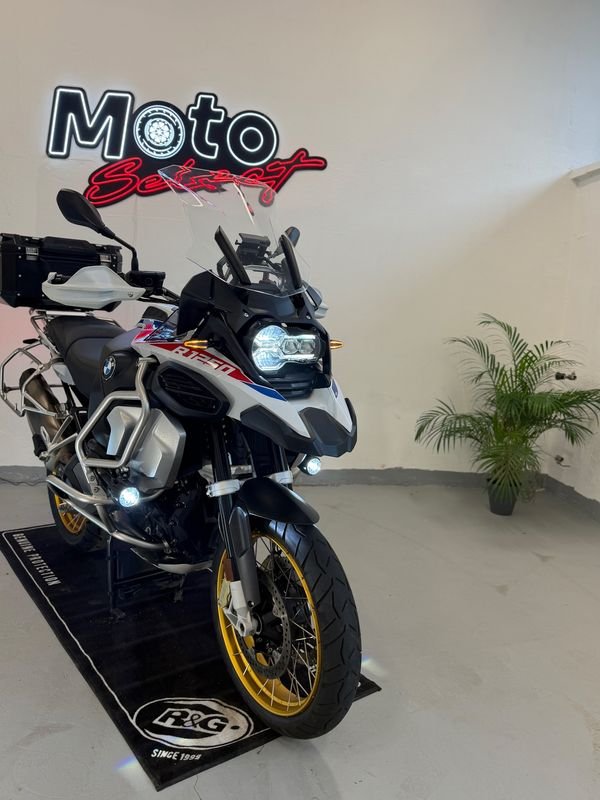 21f465b340674f9ac398f34a99ca4488